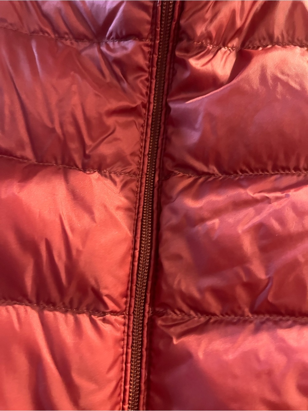 Uniqlo Lightweight Quilted Vest in Coral Red NWOT - Picture 5 of 6